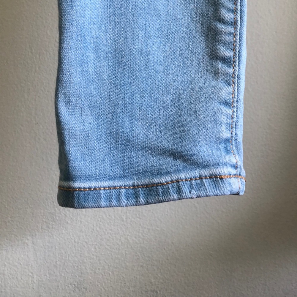 Mid Rise Jeans - Picture 3 of 3